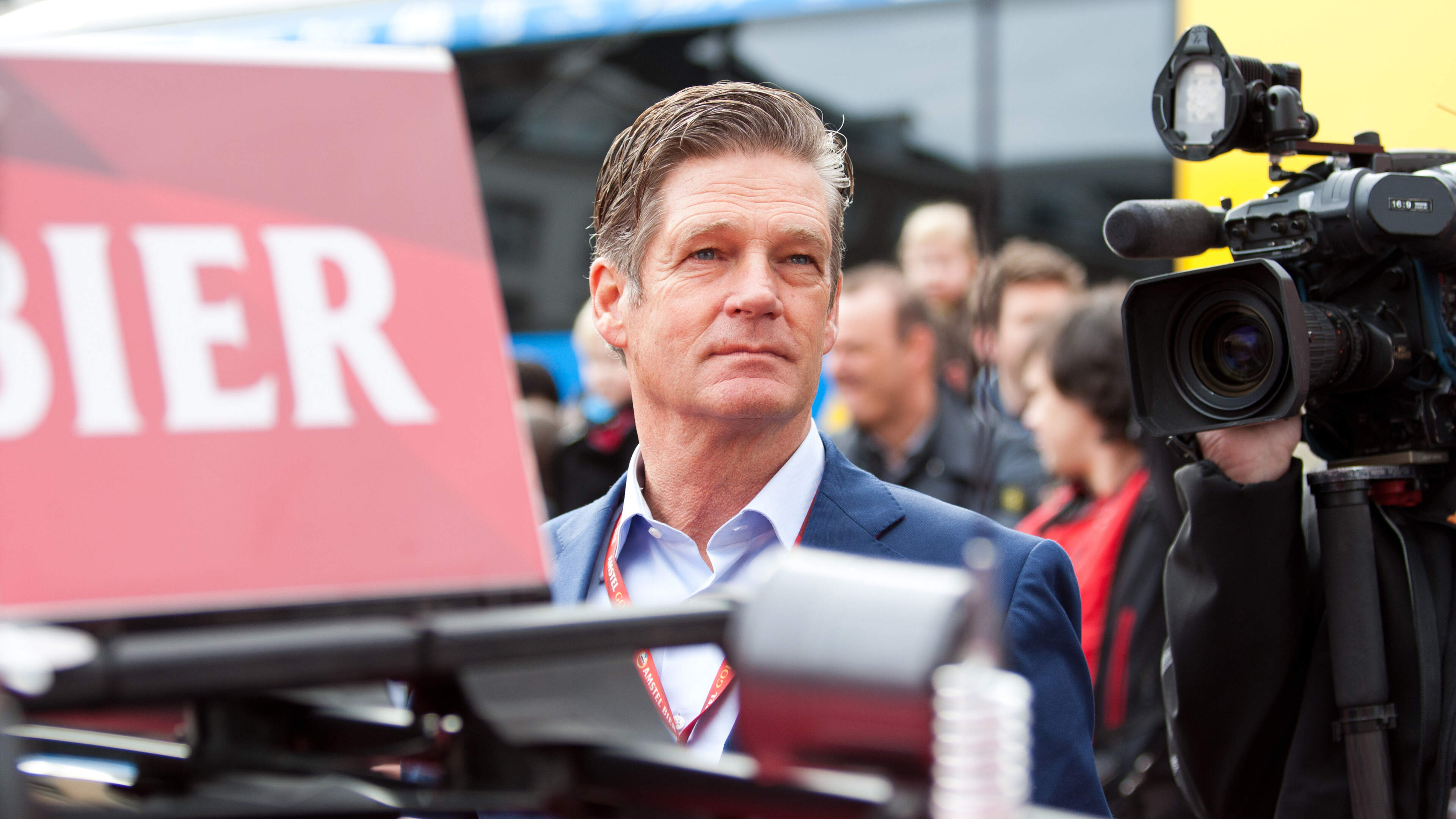 Scheidend Amstel Gold Race-koersdirecteur Leo van Vliet blikt terug op 30 jaar aan herinneringen: ’De zege van Mathieu van der Poel in 2019 blijft krankzinnig’